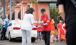 松动的嘴唇1990美版 松动的嘴唇1990美版